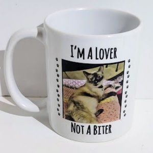 WHITE CAT COFFEE  TEA MUG "I'M A LOVER, NOT A BITER"
